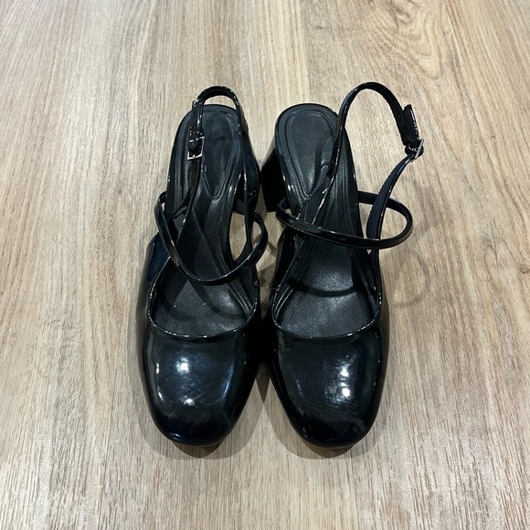 Zara Black Faux Patent Slingback Heels - Picture 3 of 5